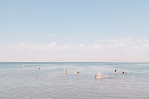 Dead-Sea-Floating